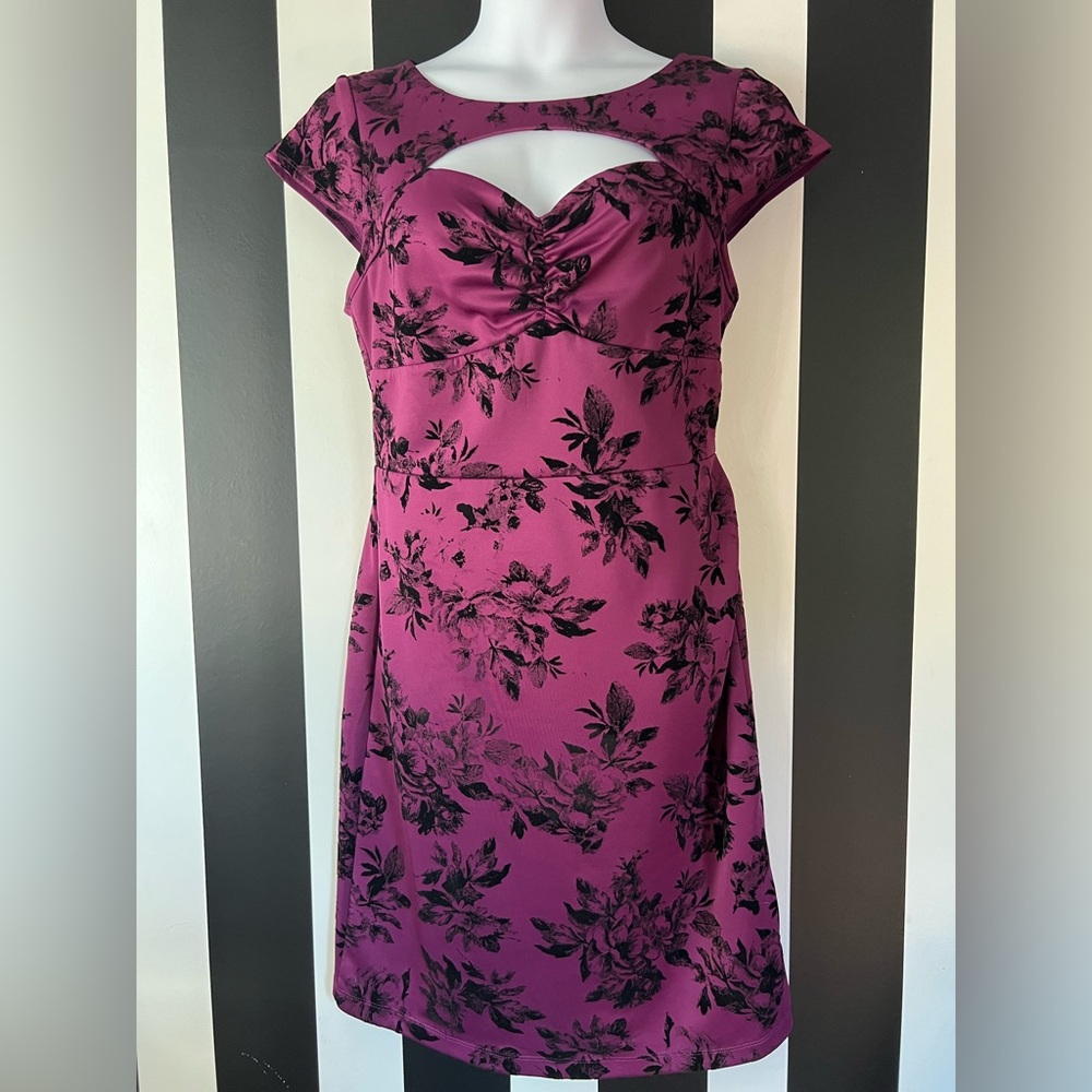 ModCloth Sweetheart Cutout Dress in Amethyst w/ Black Velvet Floral Print - XL